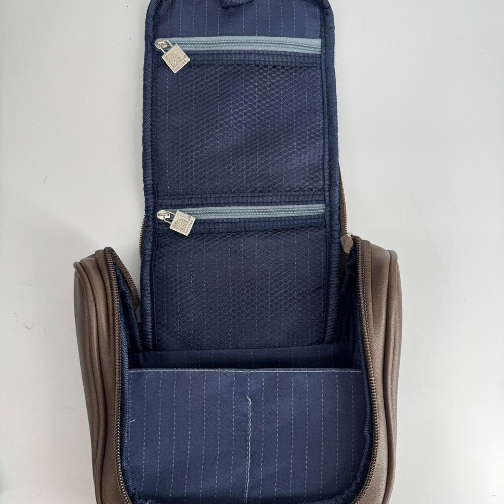 United Airlines Global First Hanging Toiletry Bag Brown Travel Amenity Case - Picture 1 of 4